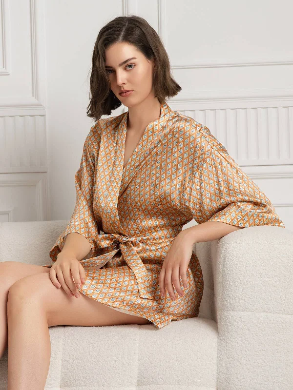 Women's Athletic Outfit Pure Silk Printed 3/4 Sleeve Women's Dressing Gown (With belt) Women's Athletic Outfit Pure Silk Printed 3/4 Sleeve Women's Dressing Gown (With belt)