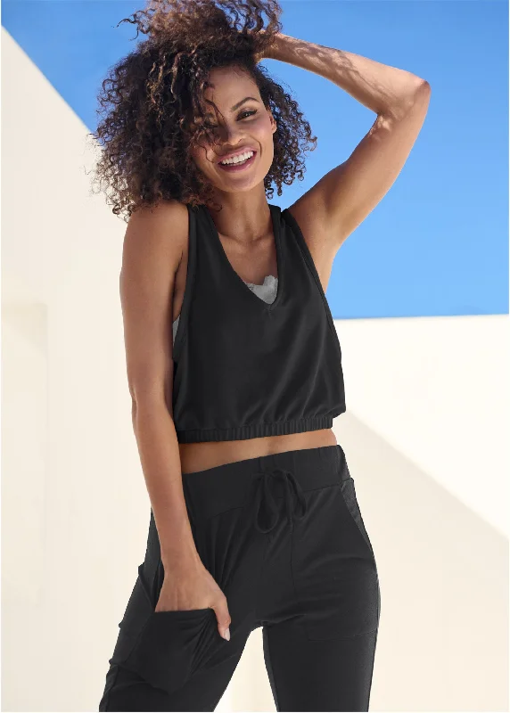 Women's Athletic Outfit Comfort Kit V-Neck Crop Top - Black