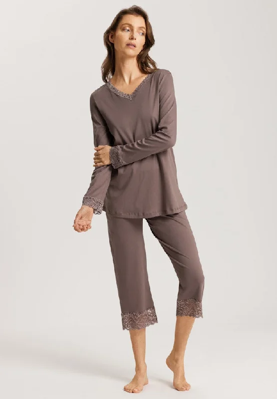 Stylish Women's Garments For Holidays Moments - Cropped Pyjamas