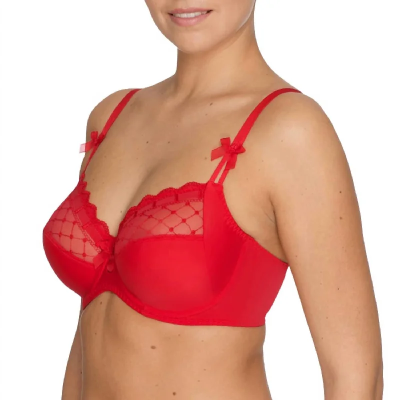 Women's Wardrobe Apparel Twist A La Folie Underwire Bra In Scarlet