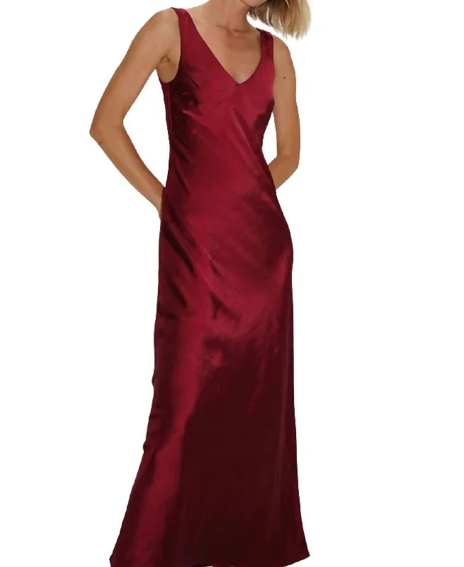 Women's Professional Outfit Silky V-Neck Dress In Lambrusco