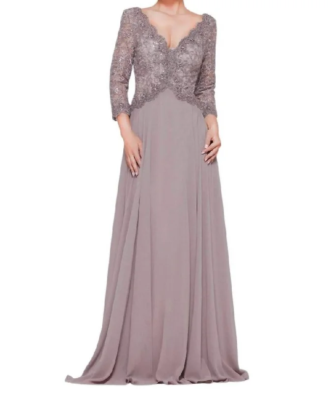 Women's Travel Garments Quarter Sleeve Scalloped Lace Gown