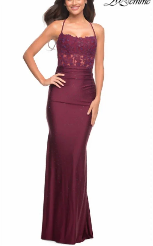 Women's Attire Embroidered Jersey Prom Gown In Burgundy