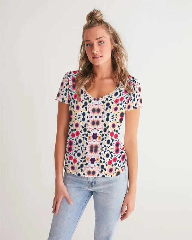 Women's Outerwear Clothing Abstract flower pattern Women's All-Over Print V-Neck Tee Women's Outerwear Clothing Abstract flower pattern Women's All-Over Print V-Neck Tee