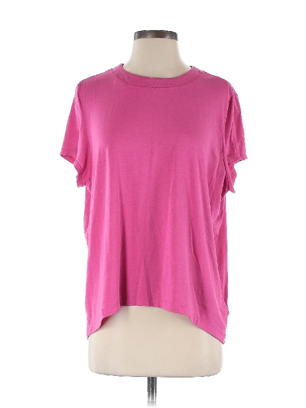 Modern Women's Outfit Active T Shirt